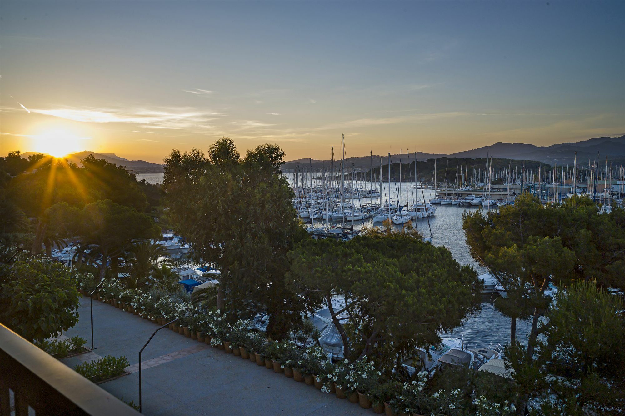 Hotel Helios & Spa - Ile Des Embiez Six-Fours-les-Plages Εξωτερικό φωτογραφία